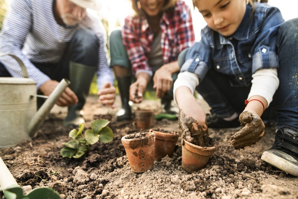children gardening